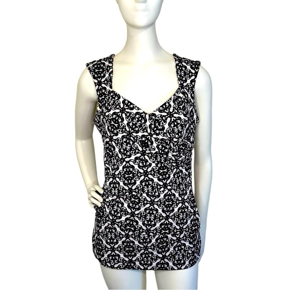 White House Black Market Tops - White House Black Market Women’s Damask Slimming Tank Top Size Small